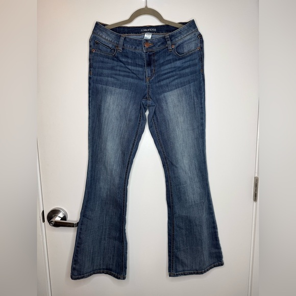 Maurices Denim - Maurices Flared Jeans Womens 8 Regular Y2K Whiskered Denim + Fading Excellent